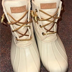Women’s sperry rainboots